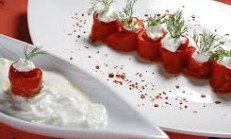 Yoğurtlu Kırmızı Biber Salatası Tarifi