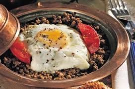 Kavurmalı Yumurta Tarifi