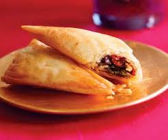 Domatesli Puf Börek Tarifi